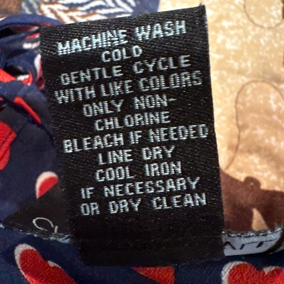 Cynthia Rowley Navy Blue Red Hearts with white shadowed hearts Tank Top Blouse. - Picture 8 of 10